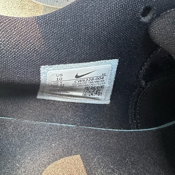 Nike Kyrie Low 3 Team Black Wolf Gray Size 10 - Picture 8 of 8